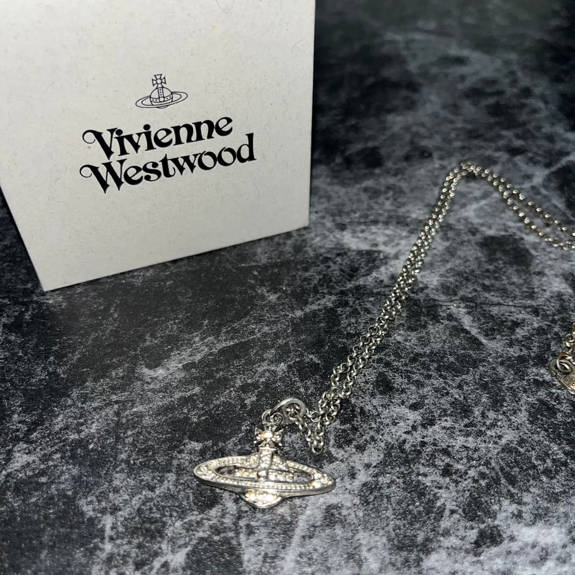 [Vivienne Westwood]비비안웨스트우드 릴리프 목걸이(실버) 상품이미지3