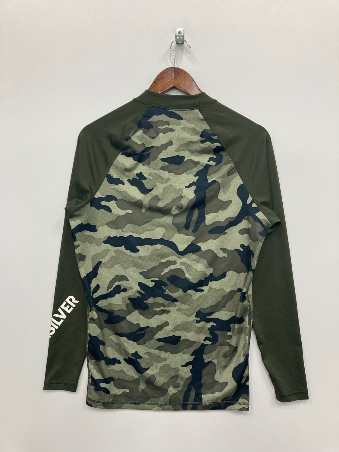 퀵실버 밀리터리 스포츠 웨어 상품이미지2