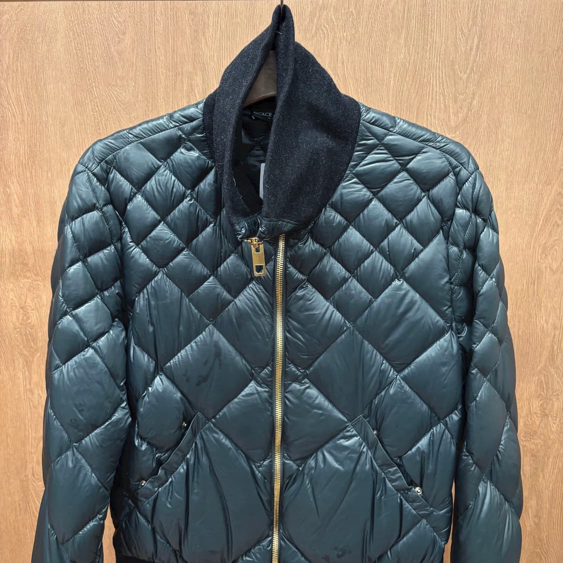 돌체앤가바나 다운 블루종 점퍼 다이아 퀄팅 패턴 골드 지퍼 디테일 딥그린 상품이미지4