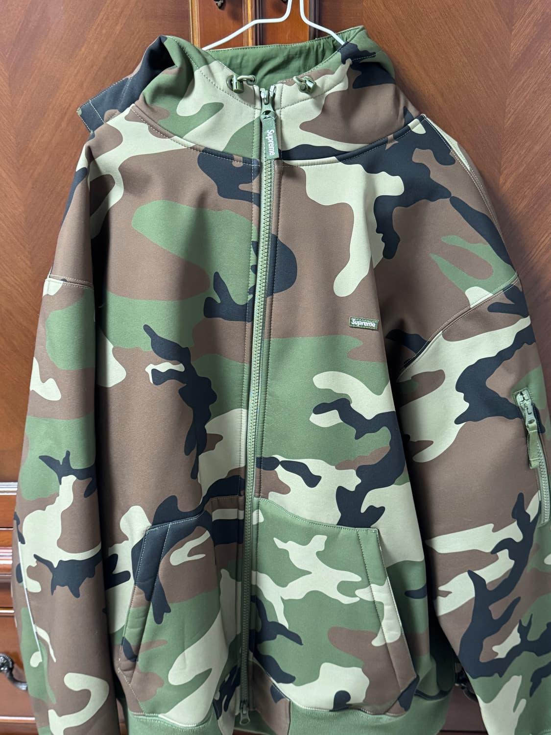 슈프림 윈드스토퍼 집업 후드 스웨트셔츠 우드랜드 카모 - 23FW 상품이미지2