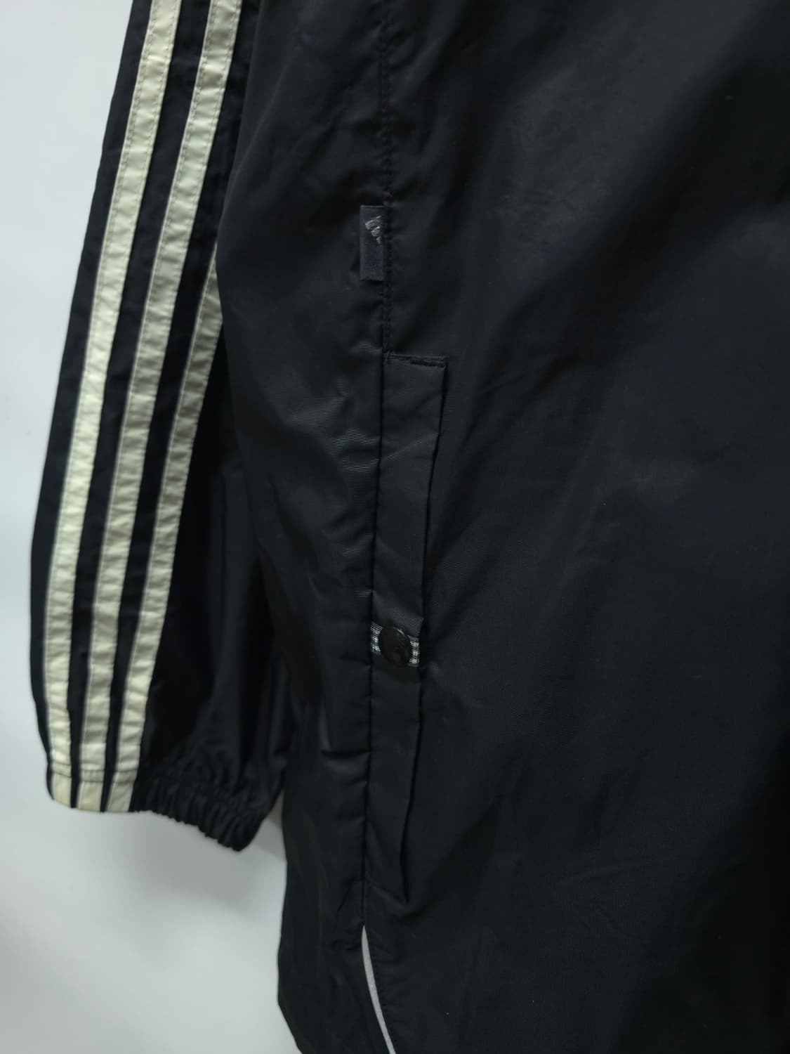 아디다스 남성 3선 메쉬 안감 바람막이 자켓(95) 상품이미지4