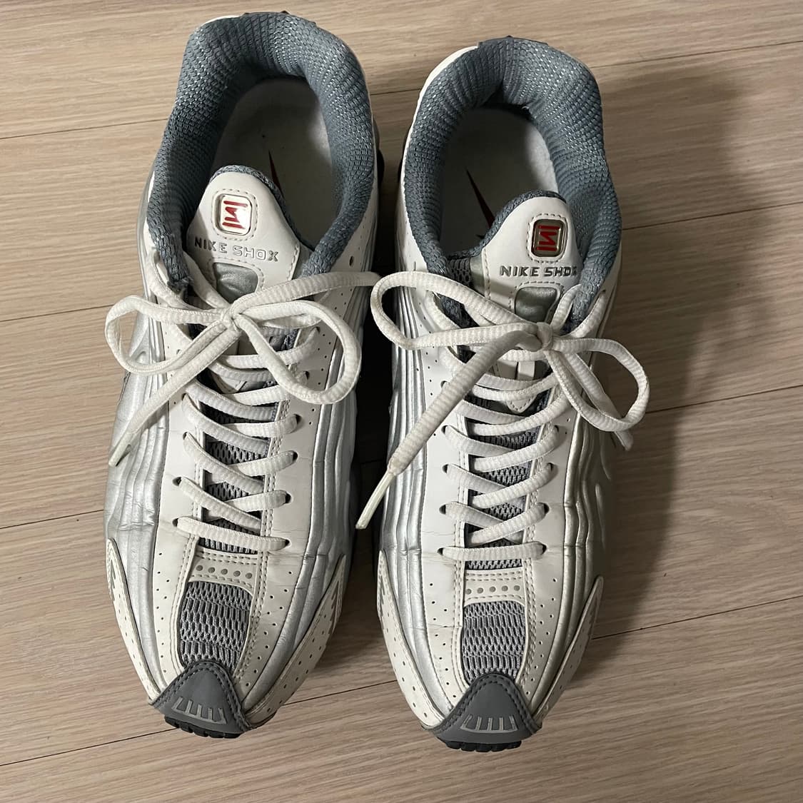 나이키 샥스 R4 커멧레드 255 상품이미지2