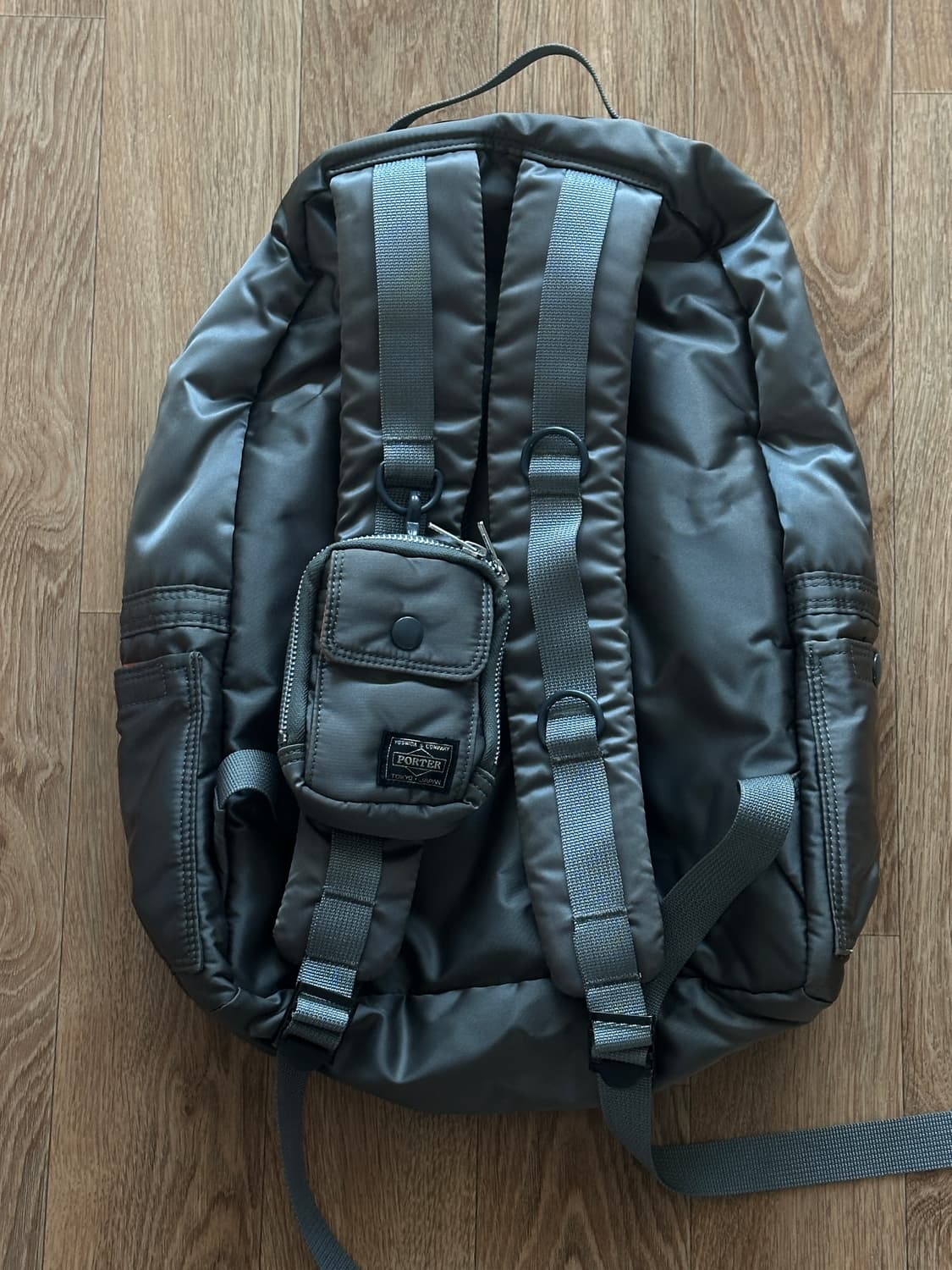 요시다포터 탱커 데이팩 백팩 실버그레이 상품이미지1