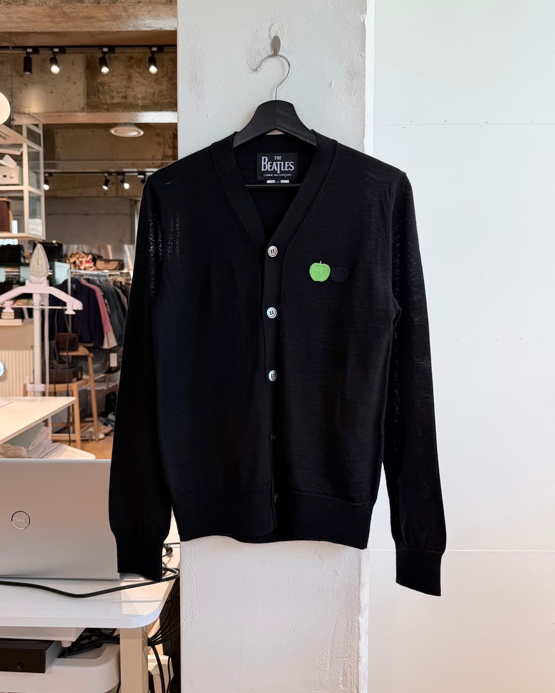 더 비틀즈 x 꼼데가르송 블랙 애플 가디건  상품이미지2