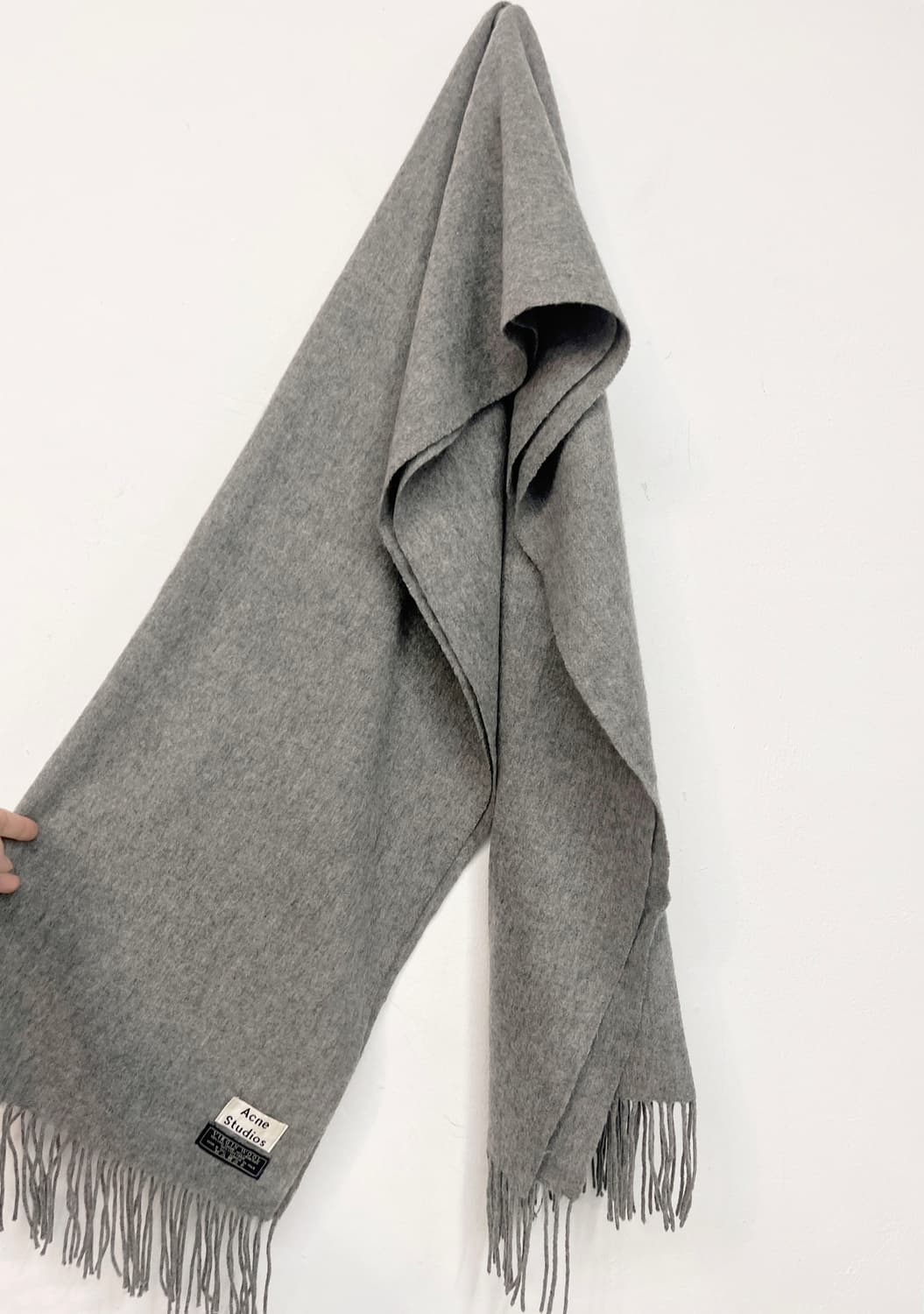 아크네 스튜디오 머플러 상품이미지5