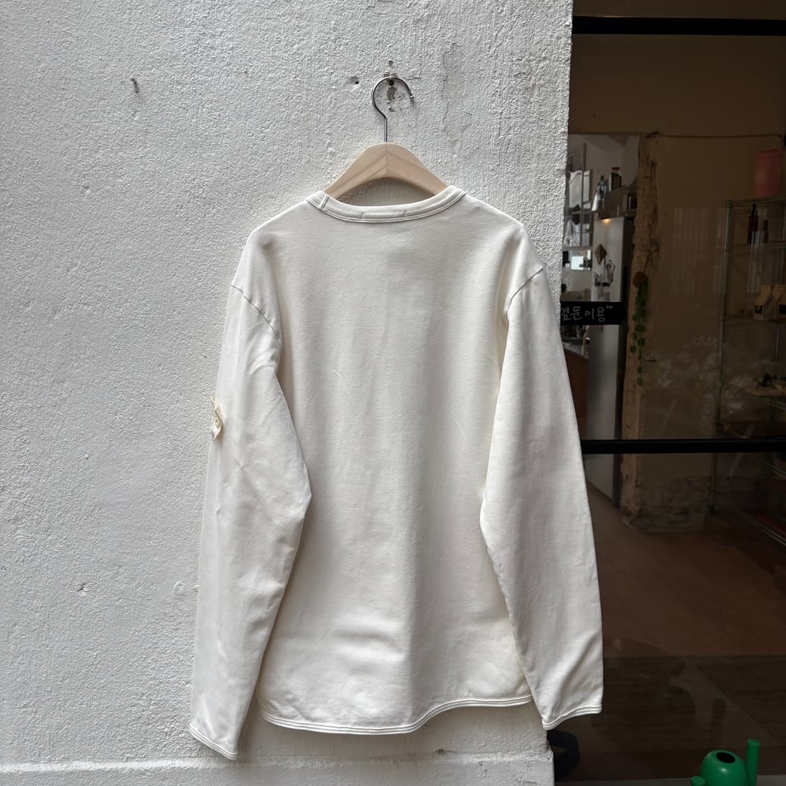 스톤아일랜드 고스트 피스 화이트 뱃지 원포켓 집업 스웻셔츠 상품이미지6