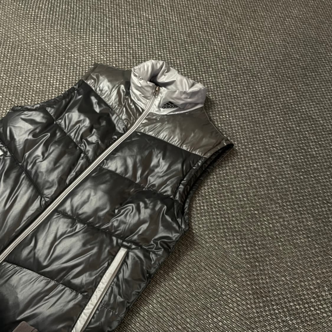 아디다스 블랙 그레이 경량 패딩 조끼 95 상품이미지5