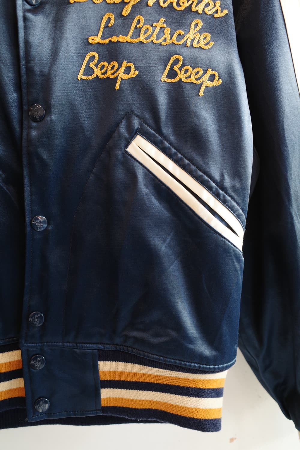 STYLE EYES by 슈가케인 체인자수 사틴점퍼 상품이미지6