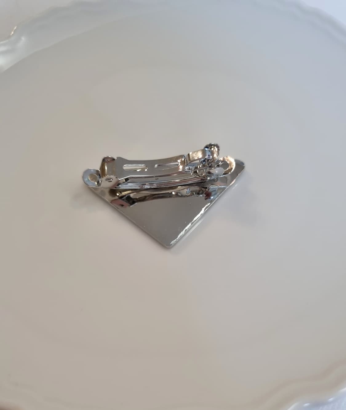 프라다 업사이클링 삼각로고 자동핀 블랙 상품이미지4