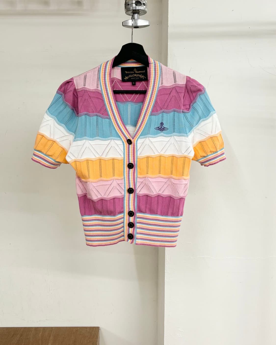 비비안웨스트우드 베아 레인보우 크롭 가디건 상품이미지1