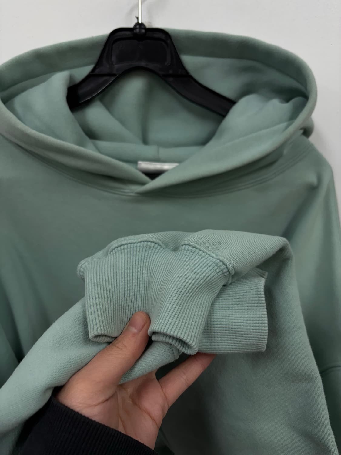 IAB 아이앱 스튜디오 후드티 상품이미지4