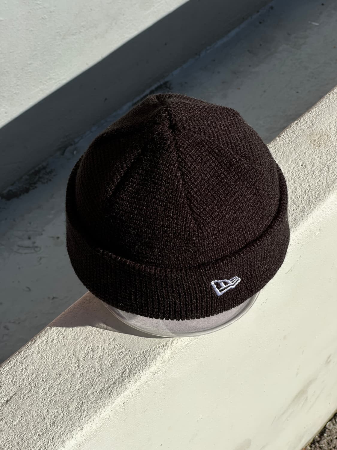 [F] 뉴에라 로고 블랙 비니 모자 상품이미지1