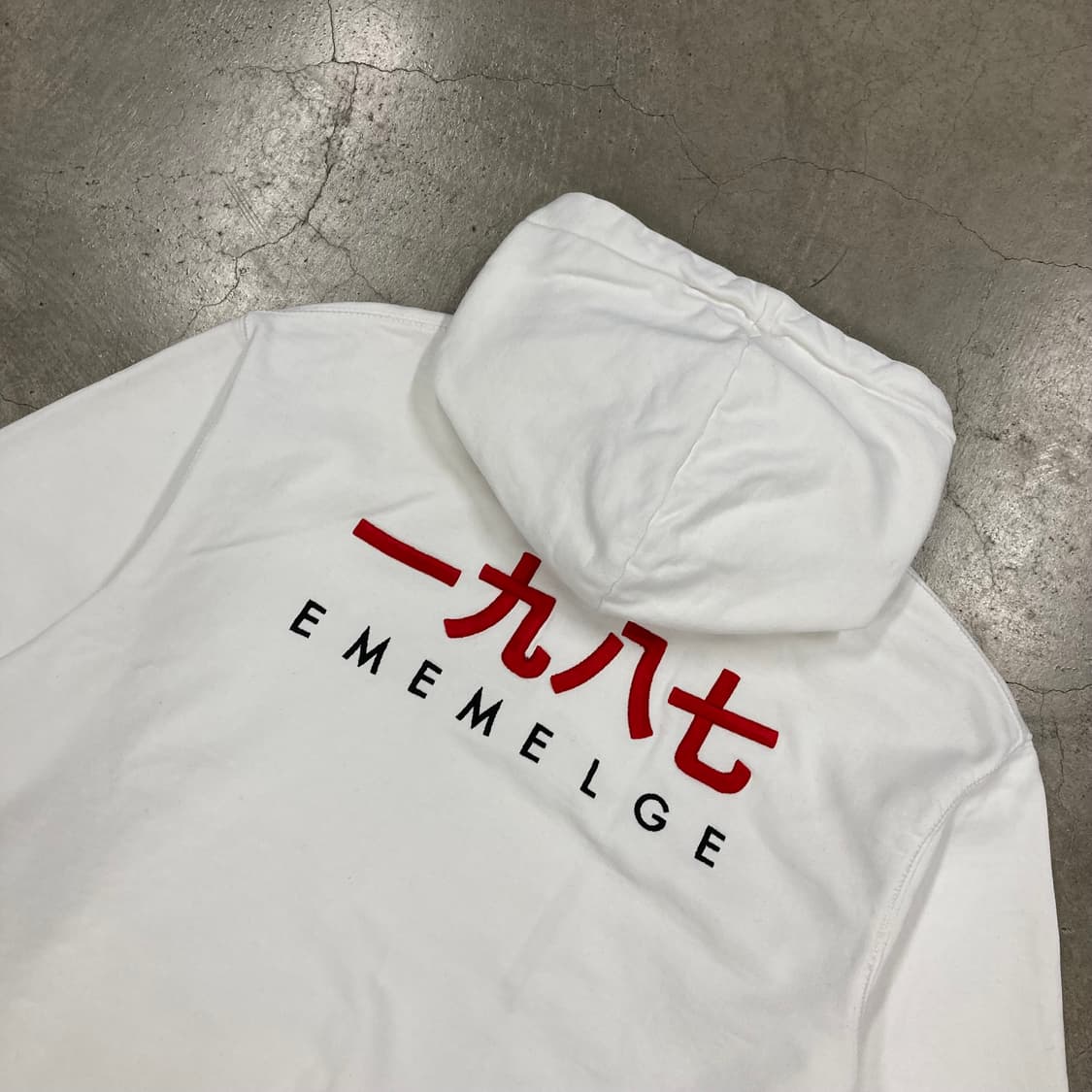 87mm Mmlg 화이트 컬러 후드티 상품이미지3