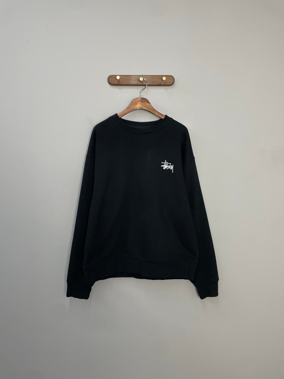 스투시 베이직로고 블랙 맨투맨 H2066 상품이미지3