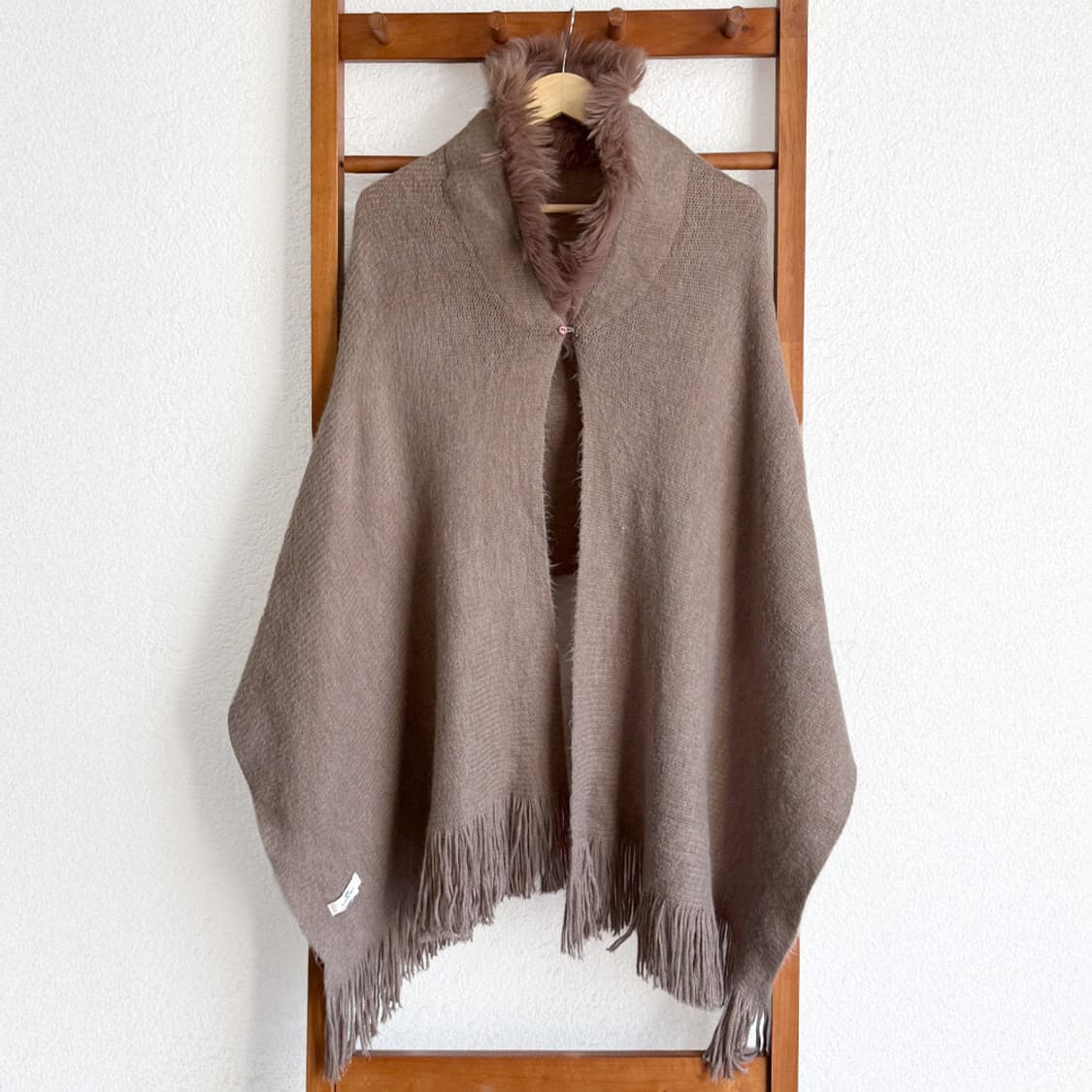 모카 퍼넥 프린지 케이프 상품이미지1