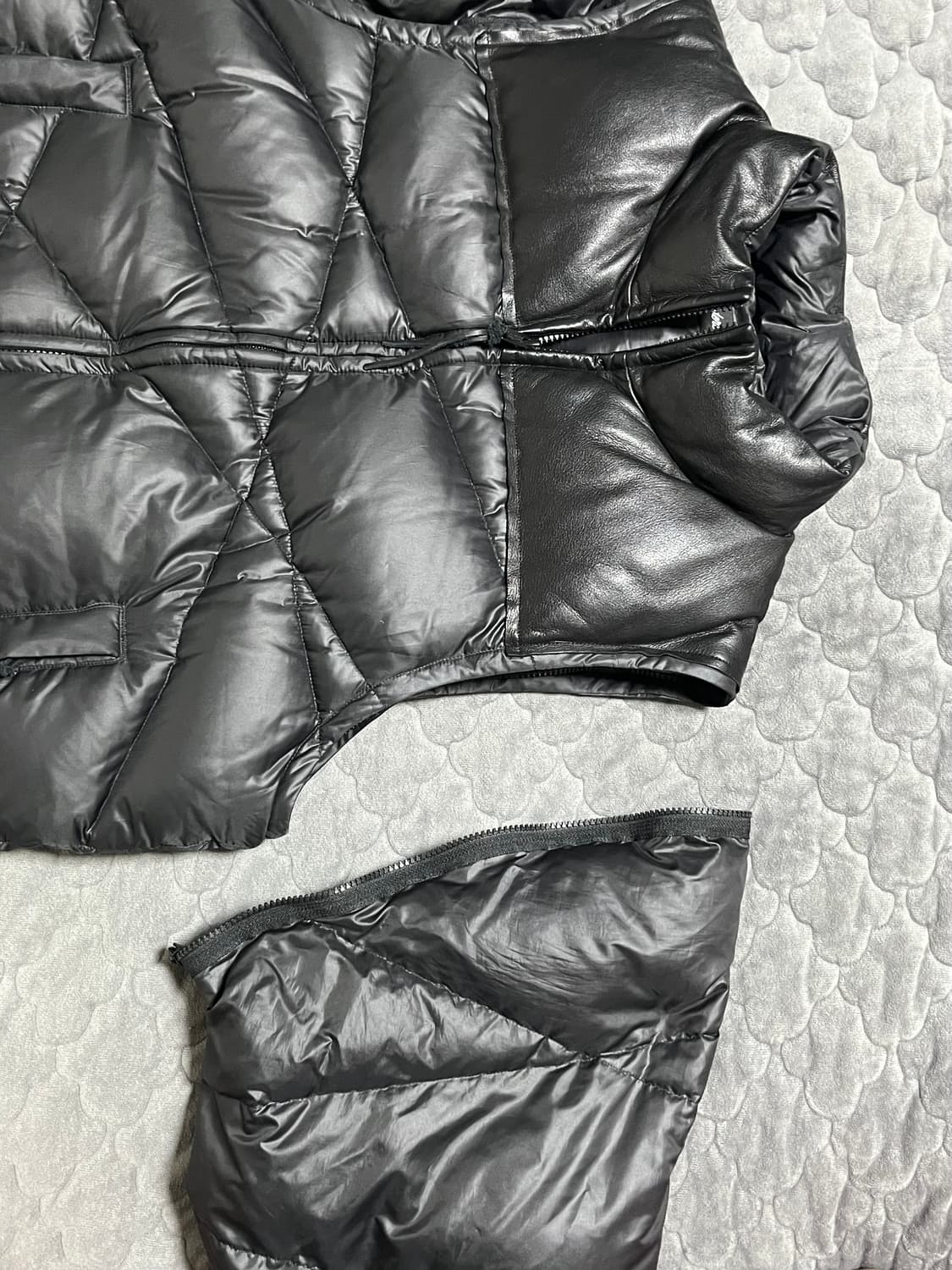 언더커버 22AW 레더배색 블랙 다운 패딩 2size 상품이미지4