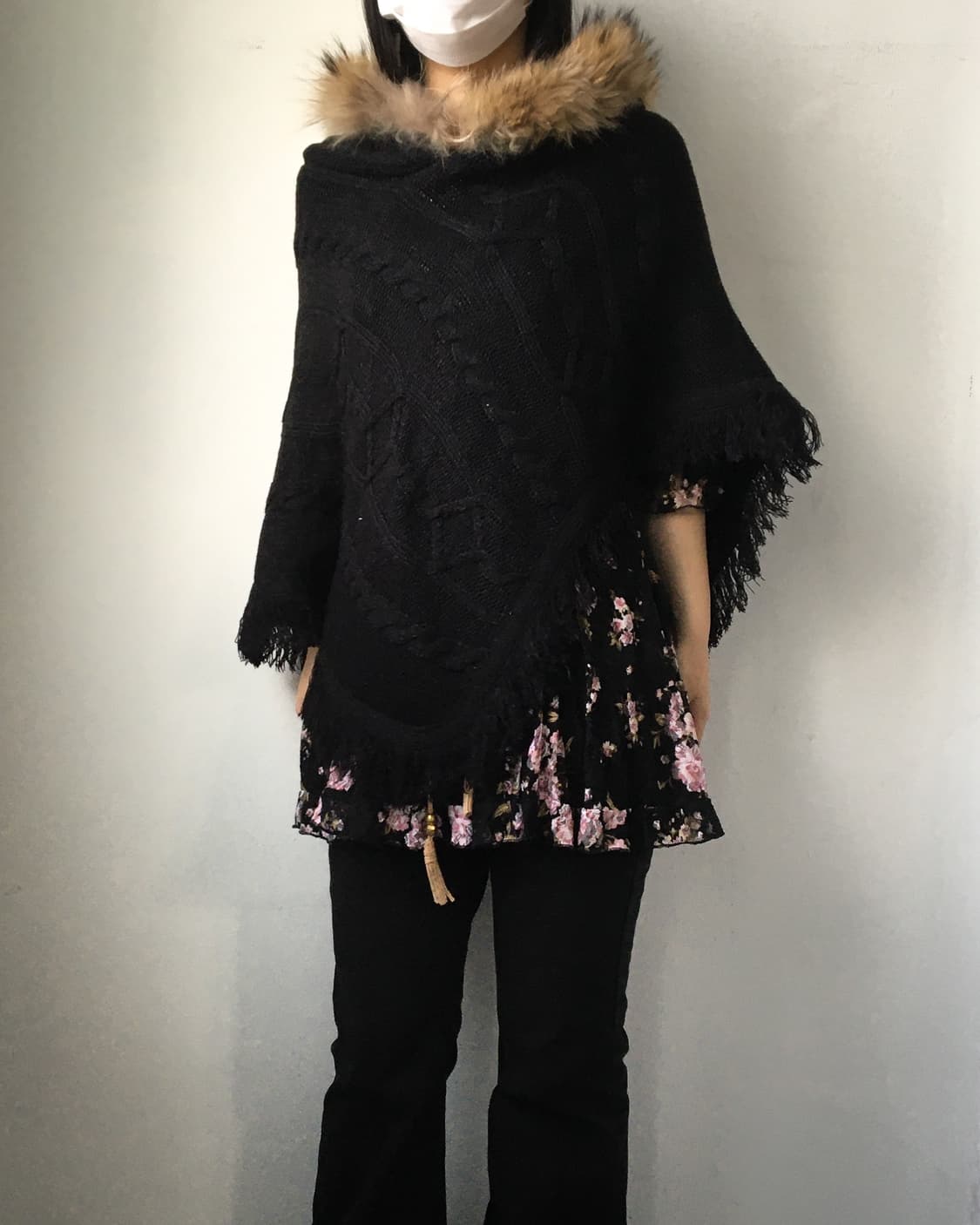 Fake fur hood fringe knit cape 상품이미지7