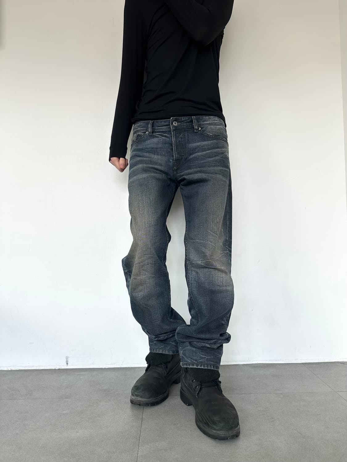 디젤 크랙 웨이브 데님팬츠 상품이미지3