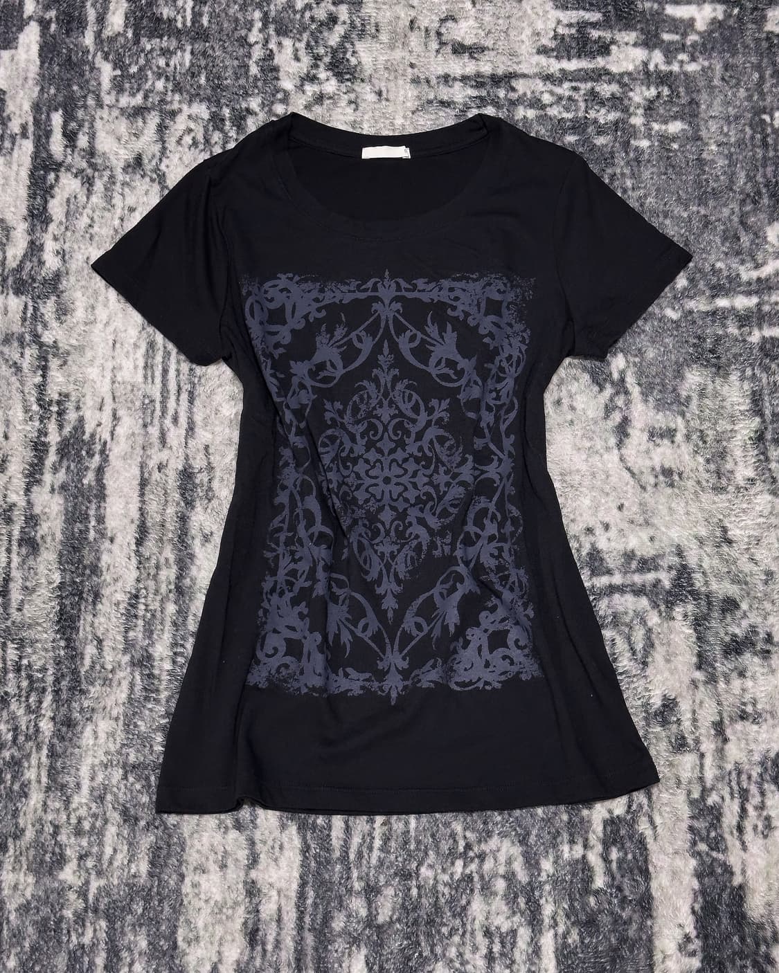 {Unknown} Gothic Arabesque Print Tee  상품이미지3
