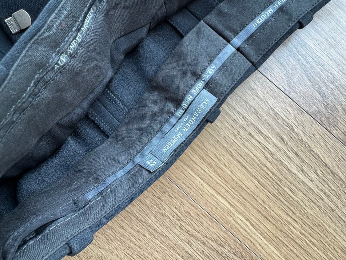 알렉산더 맥퀸 자카드 플레어 팬츠 (블랙) 상품이미지4