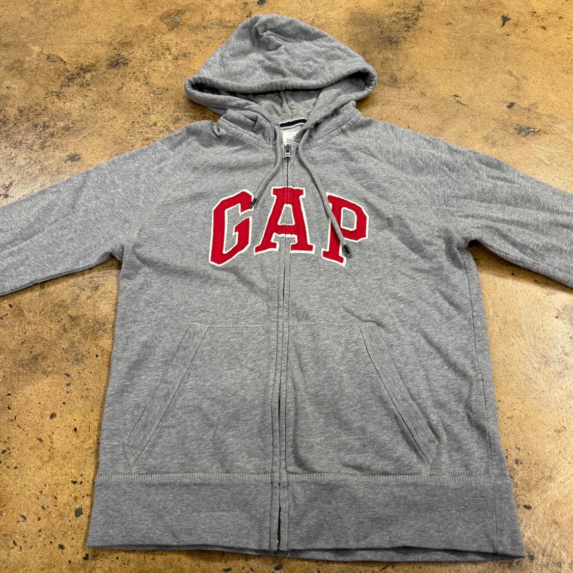 갭 그레이 레드 후드집업 상품이미지3
