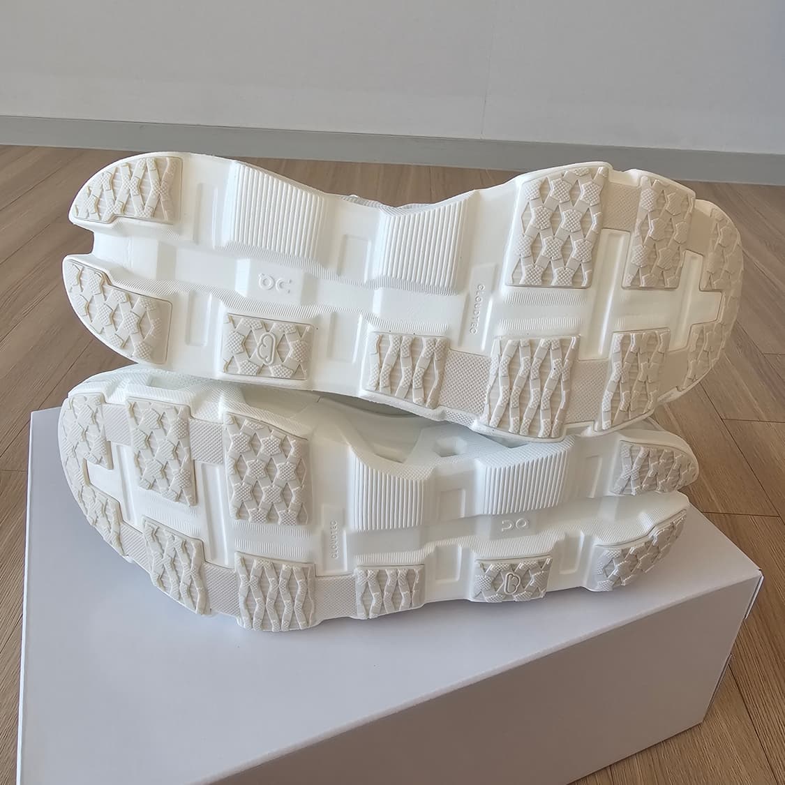 290 새제품) ON 온 러닝 X PAF 파프 클라우드 몬스터 하이퍼 상품이미지6