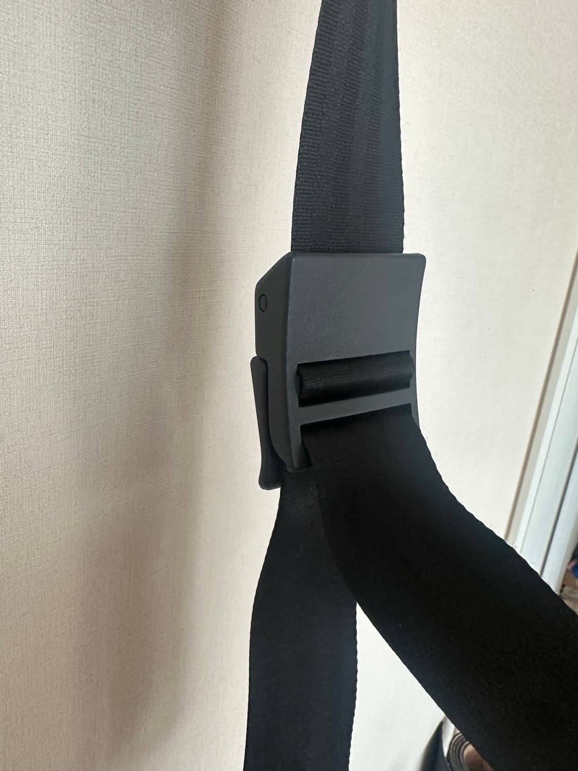 아더에러 트레이스 애드모어 크로스바디백 블랙 상품이미지5