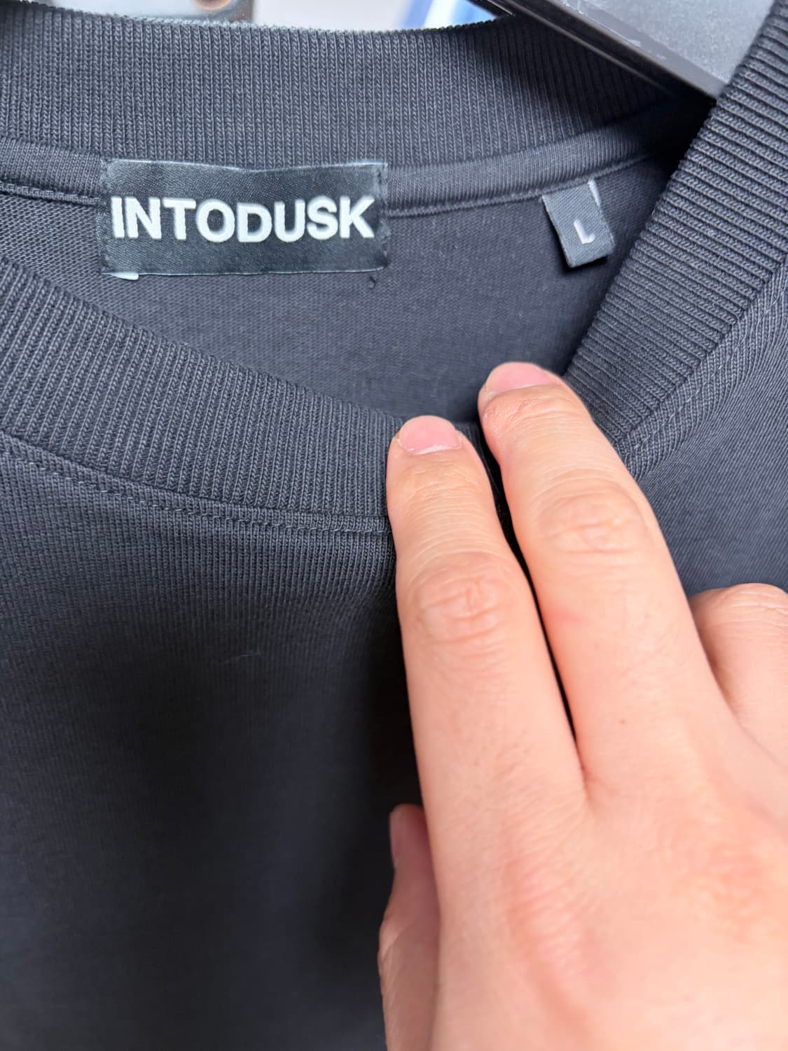 Intodusk 블랙 오버핏 티셔츠 상품이미지3