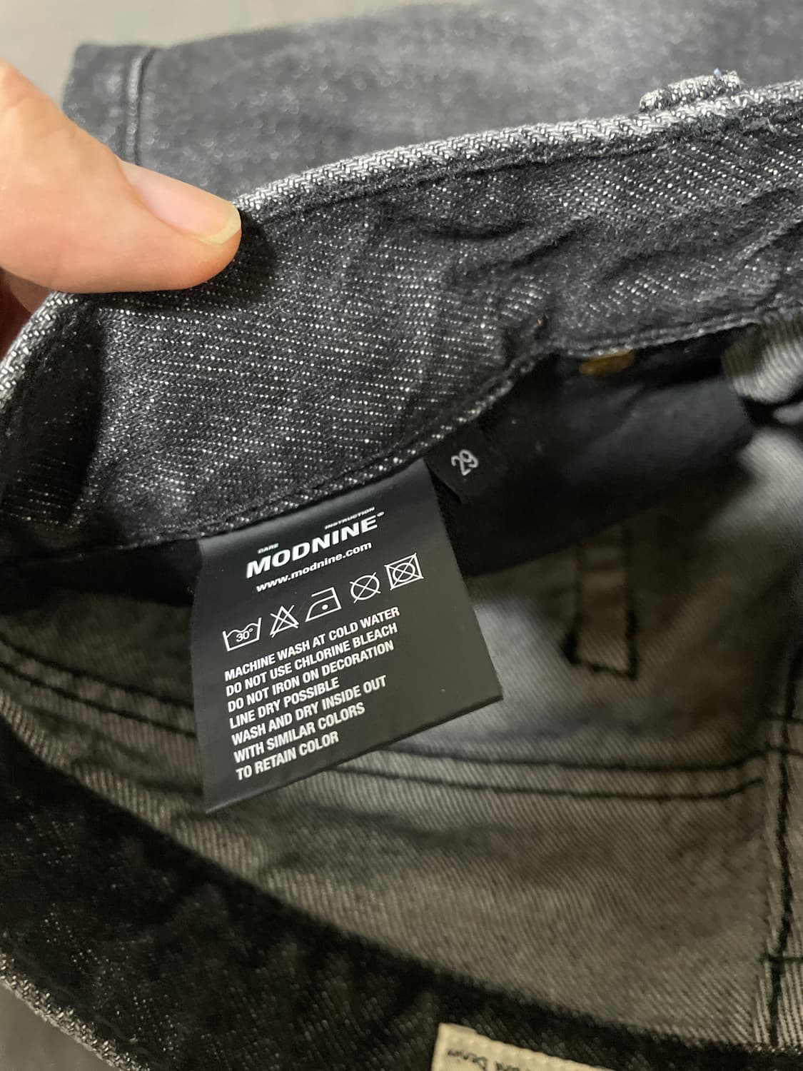 모드나인 mod1 크롭 블랙데님 29 상품이미지4