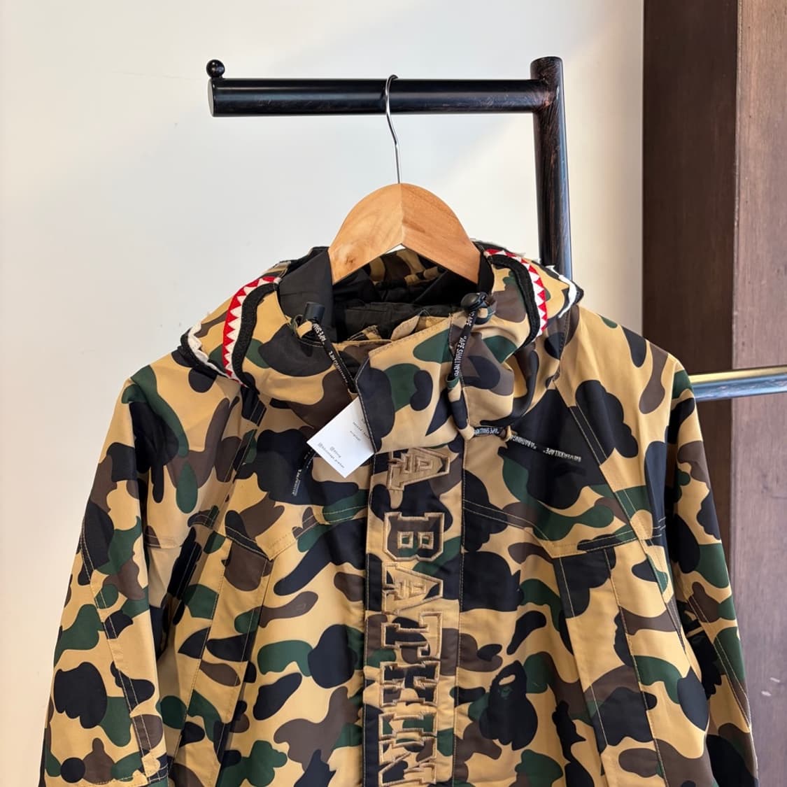 16099 - 베이프 카모 샤크 스노우보드 자켓 상품이미지1