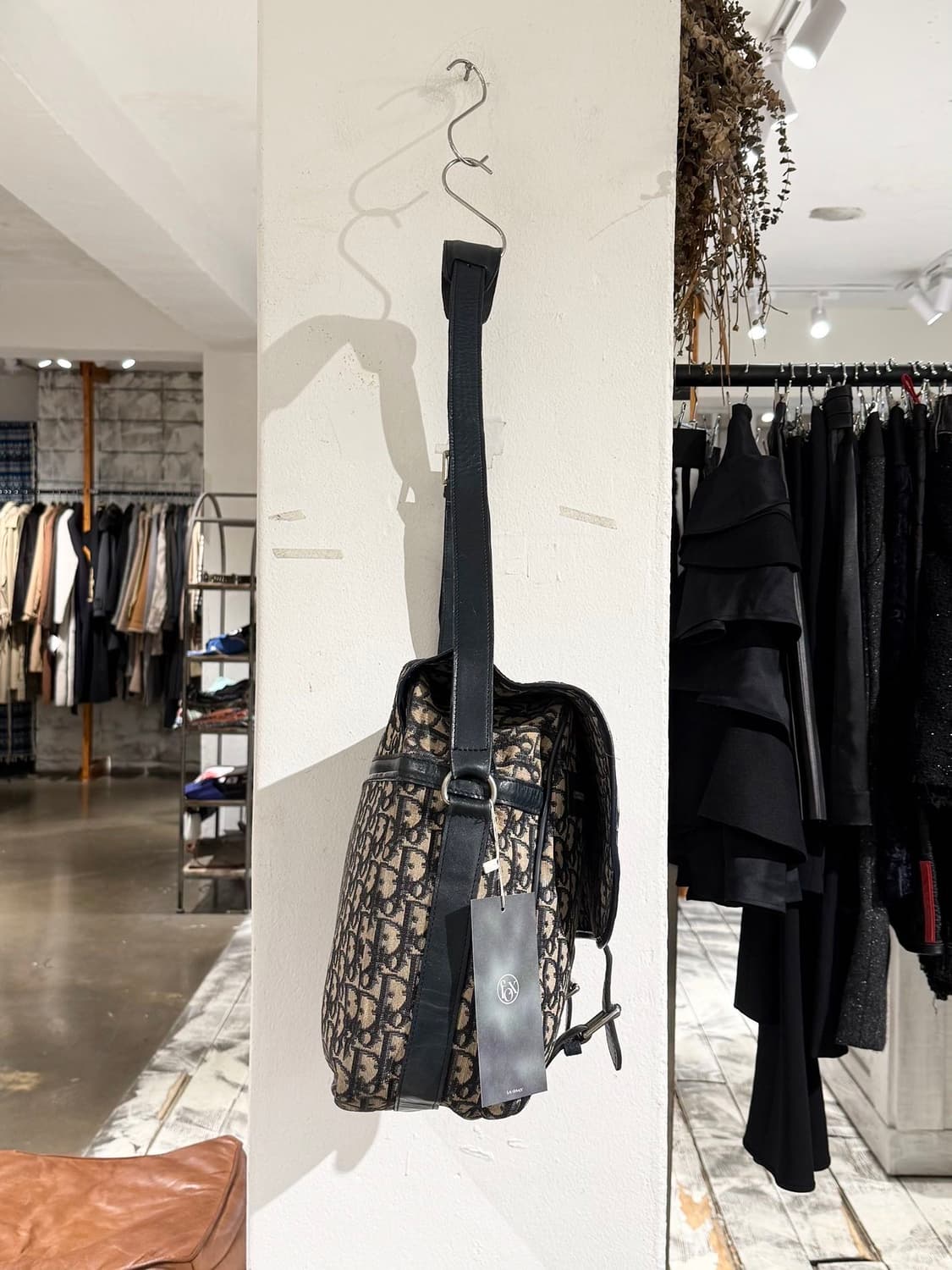 크리스찬 디올 오블리크 플랩 메신저 백 상품이미지4