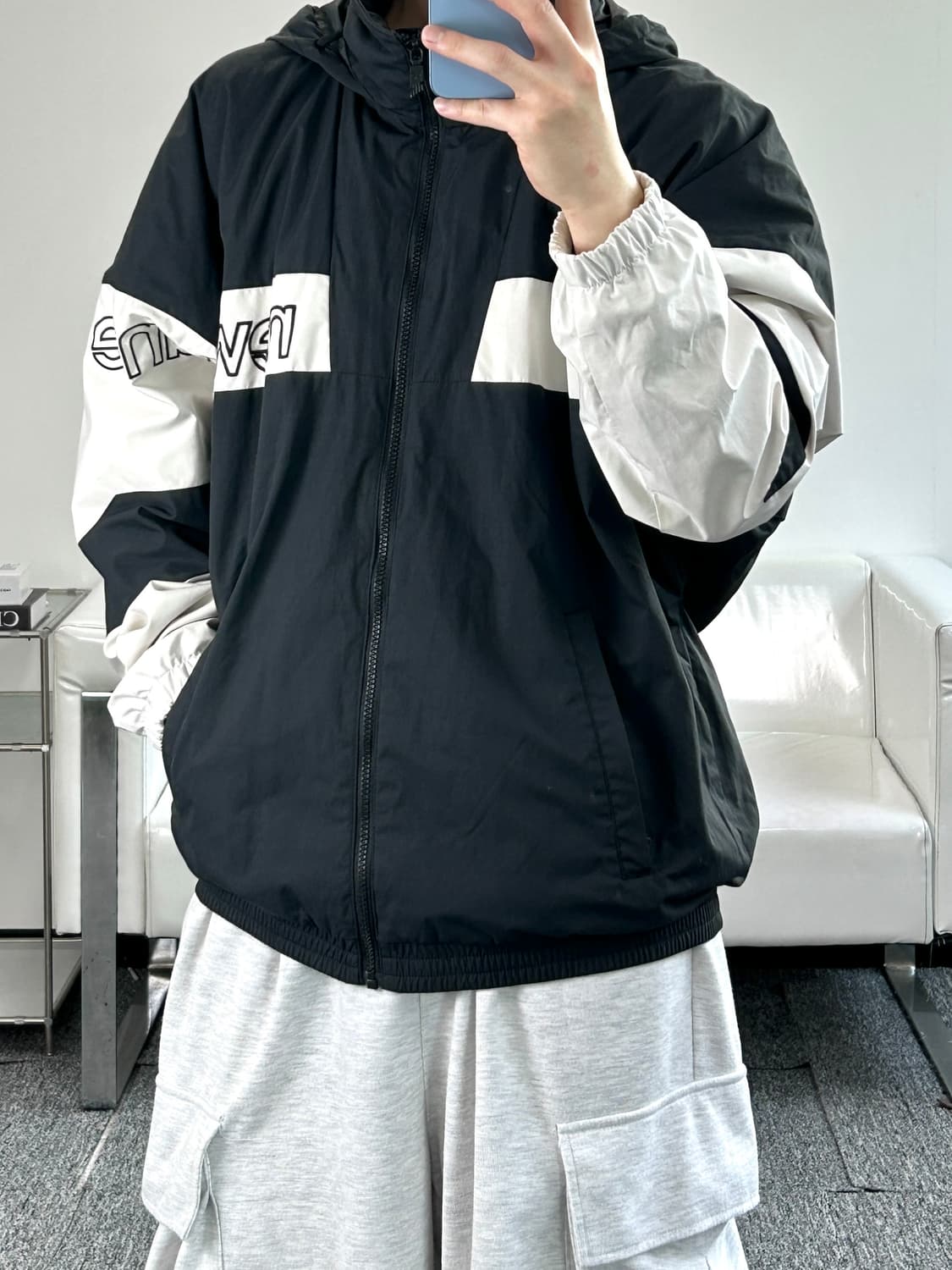 뉴발란스 블랙 레터라인 바람막이 2XL 상품이미지2