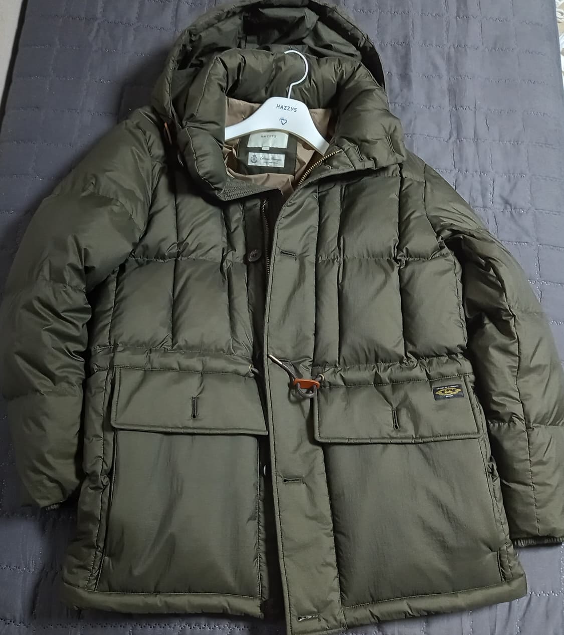 헤지스 카라코람 구스다운 패딩 점퍼 100사이즈 새상품 판매합니다. 상품이미지1