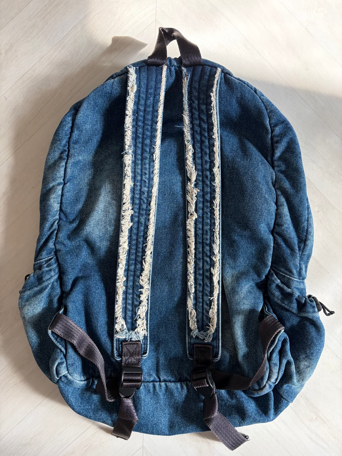 IUGAMAKARAS Washed Denim Turtle Backpack 상품이미지3