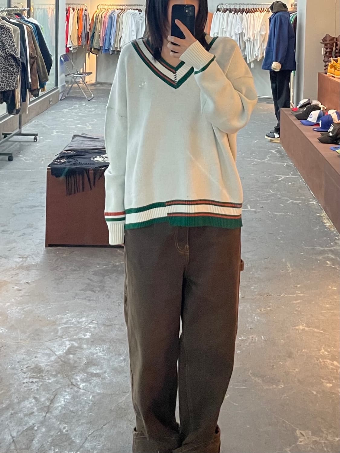 아디다스 오리지널 빅로고 브이넥 니트 H1182 상품이미지1