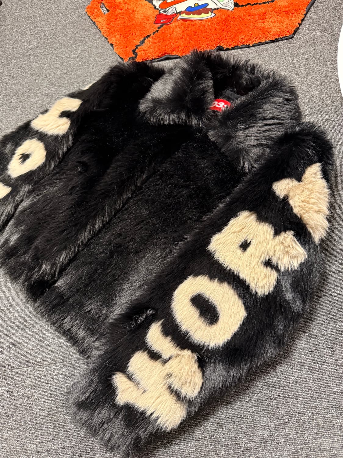 [M] 032c 24FW 안티 고갱 페이크 퍼 자켓 블랙 상품이미지3