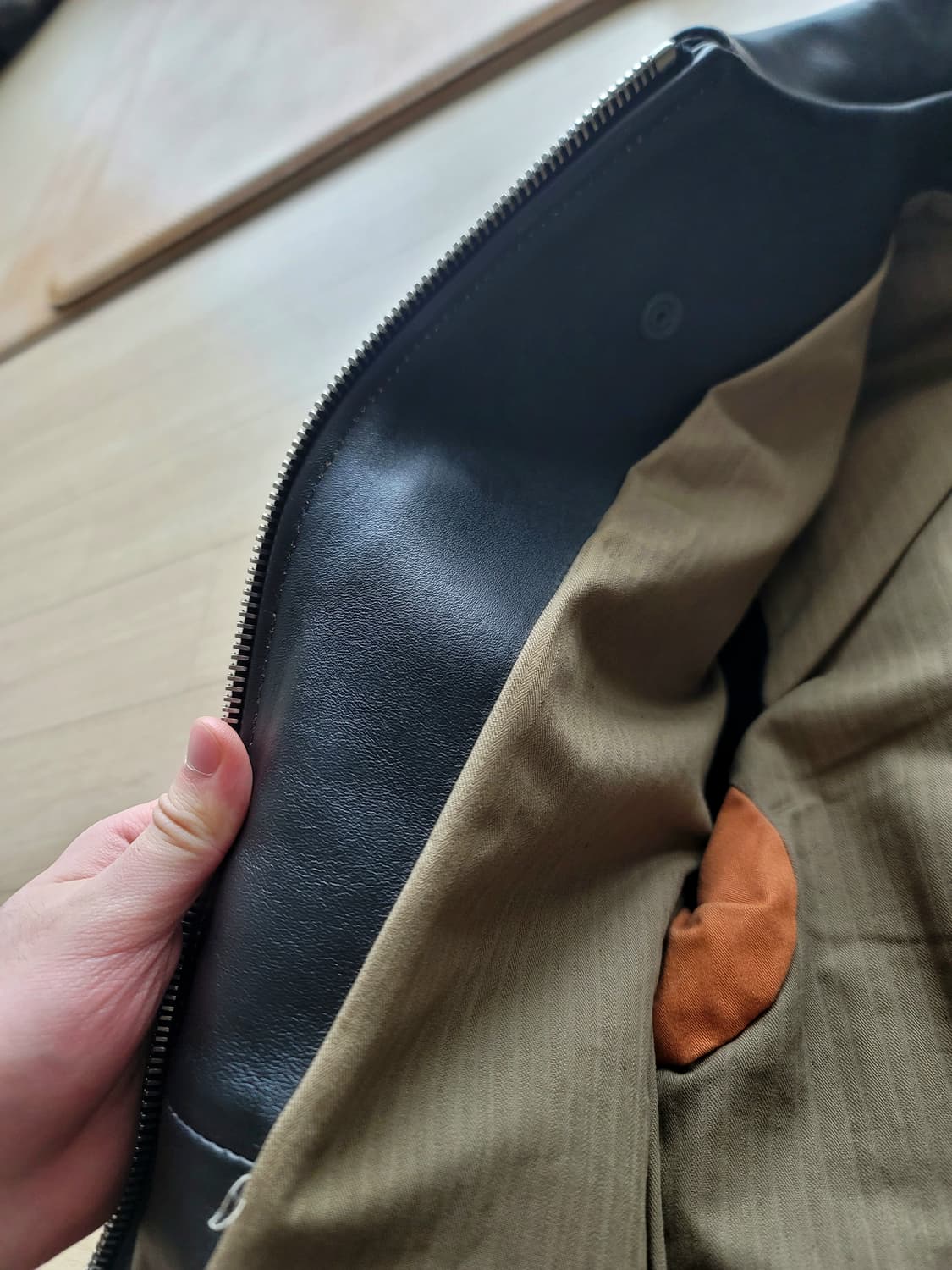 디아프바인 폴리스 홀스하이드 자켓 상품이미지7