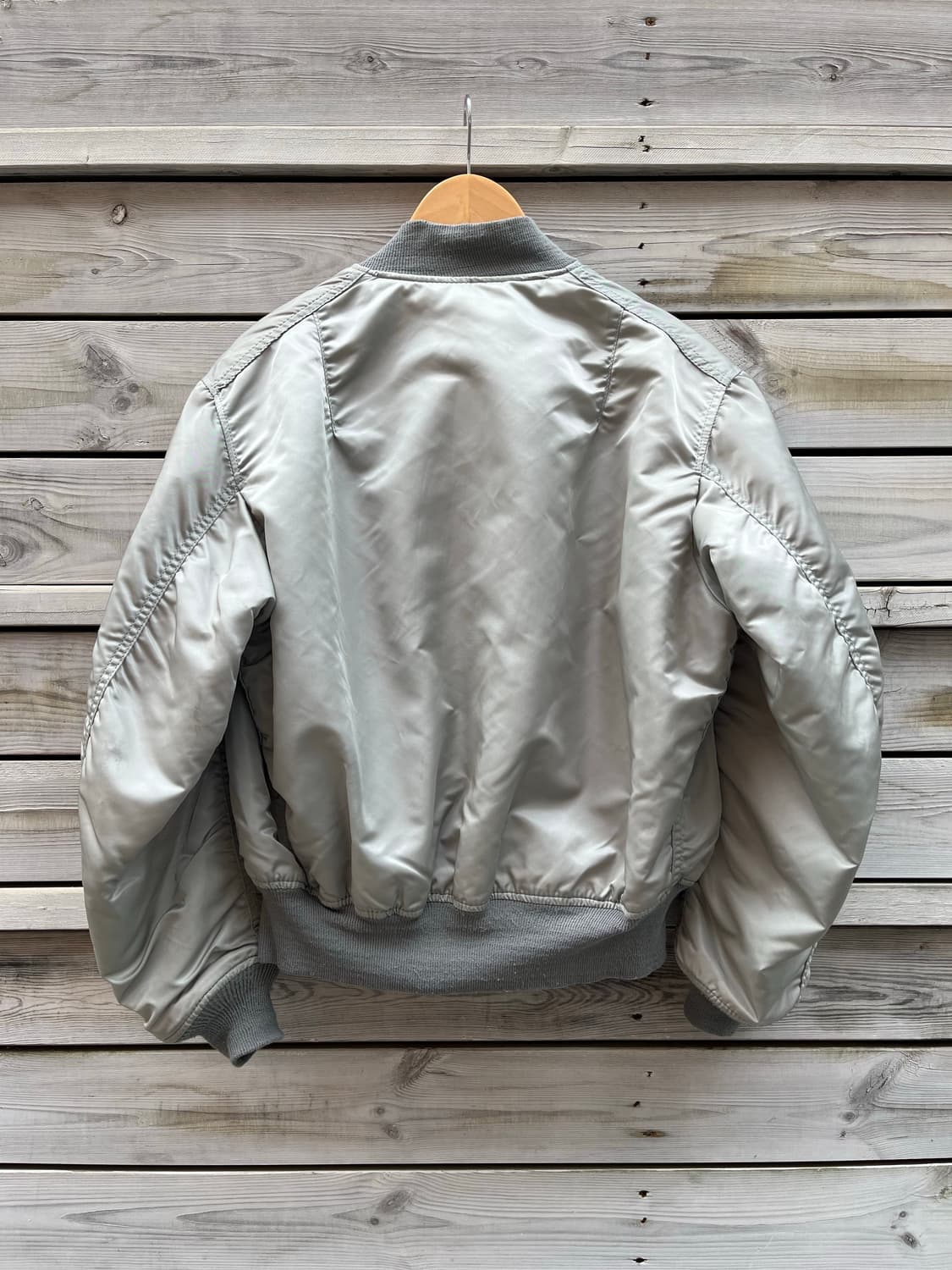 90s USA 미군 알파 인더스트리 MA-1 항공 점퍼 플라이트 자켓 상품이미지2