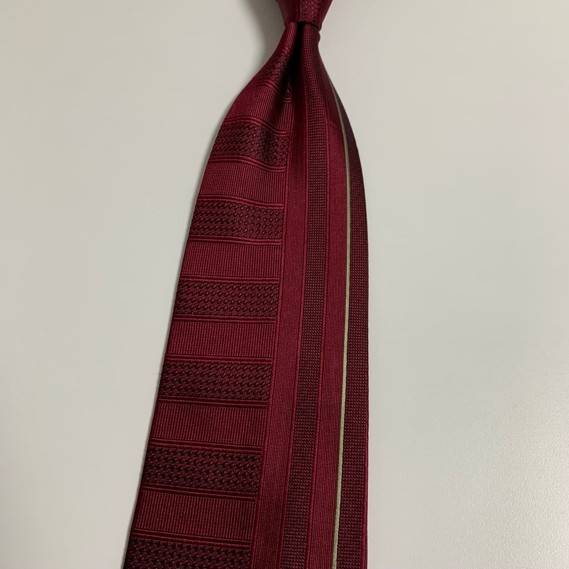 발렌시아가(BALENCIAGA) 결혼식룩 명품넥타이 100실크 A+등급 상품이미지9