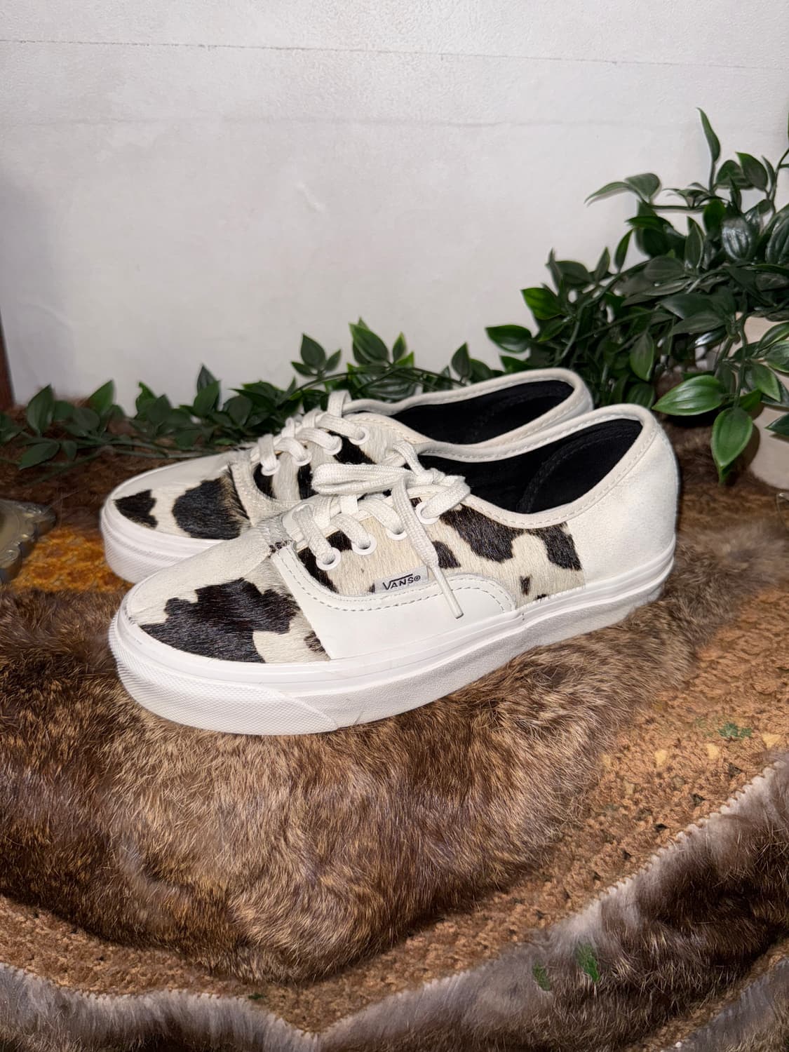 Vans white calf fur sneakers  상품이미지3