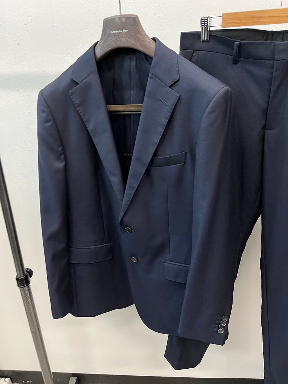 100,32) 로가디스 구아벨로 슈트  상품이미지3