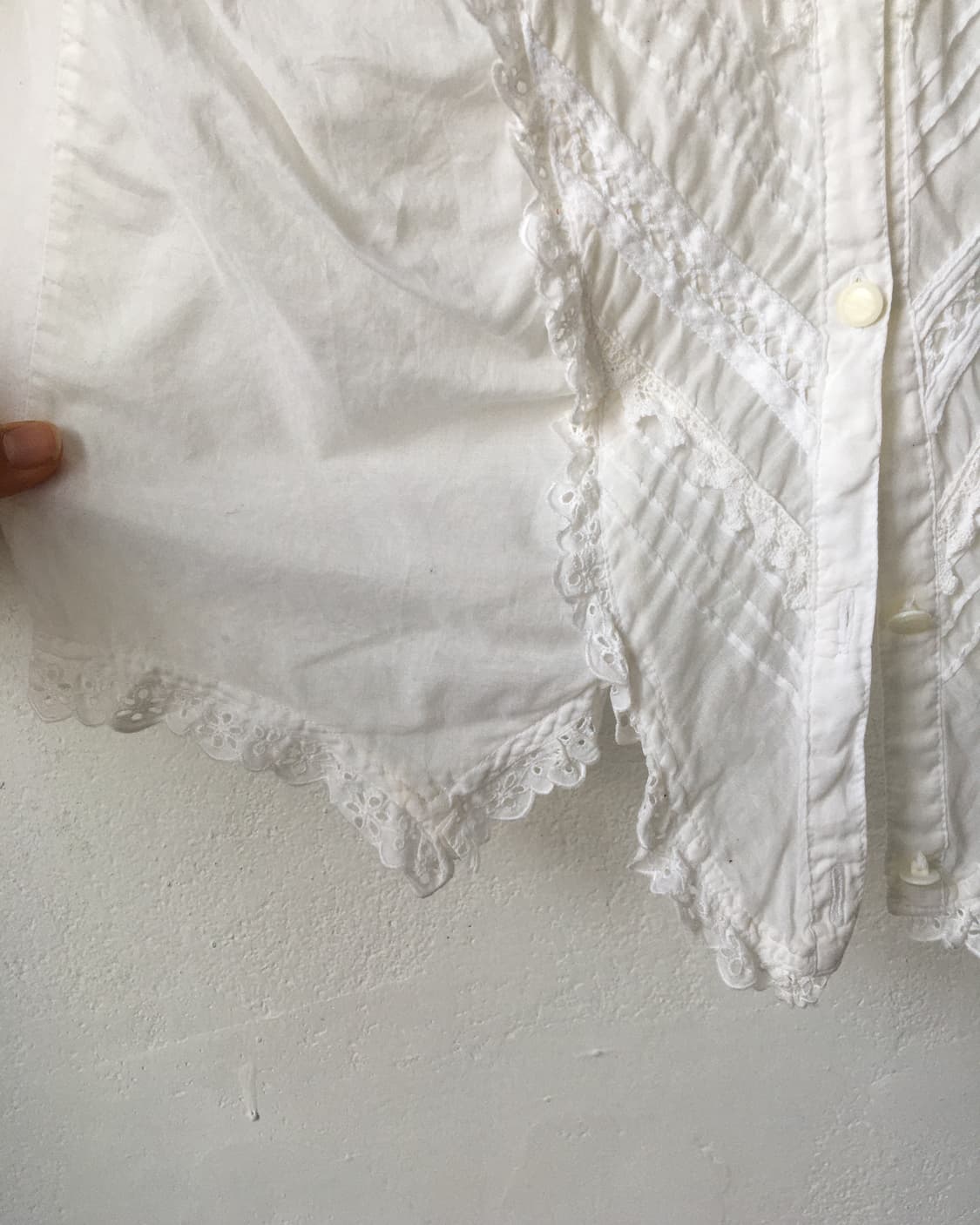 Unbalanced point pattern trimming blouse 상품이미지5