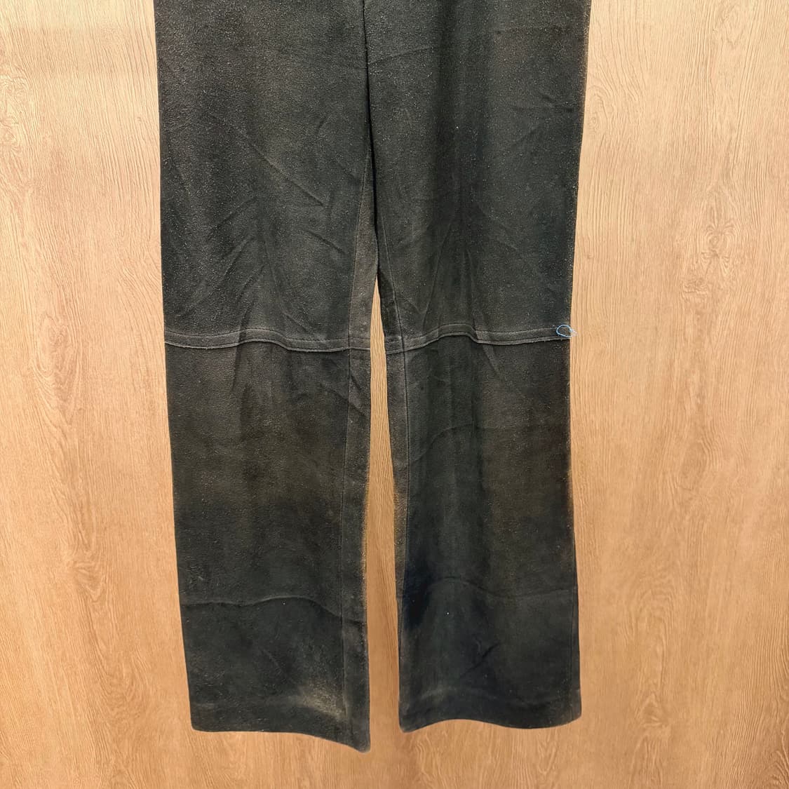 A.P.C. 가죽 팬츠 프론트 빅 포켓 디테일 스트레이트 핏 블랙 상품이미지5