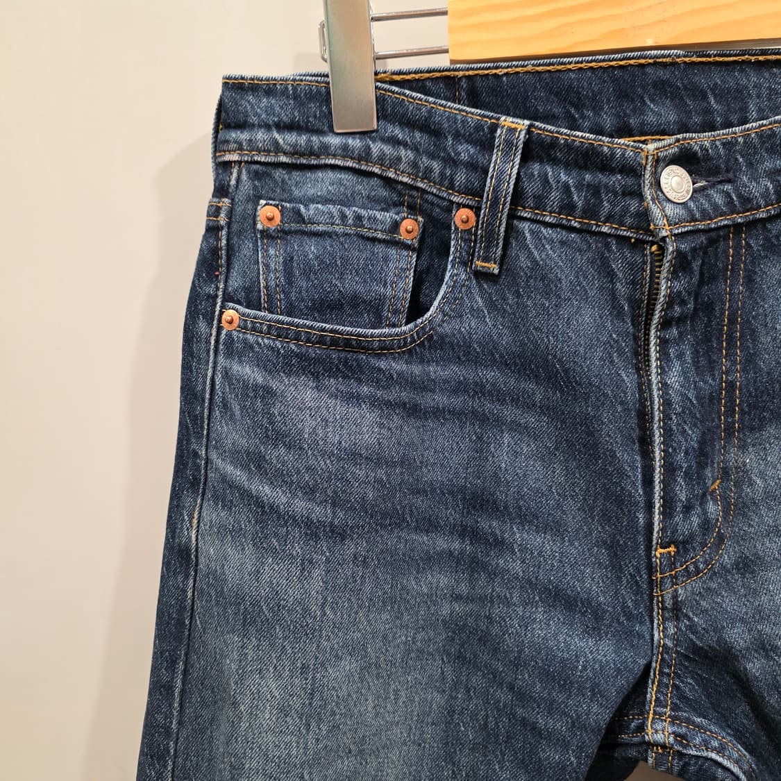 리바이스 502 테이퍼드 진청 데님 상품이미지2