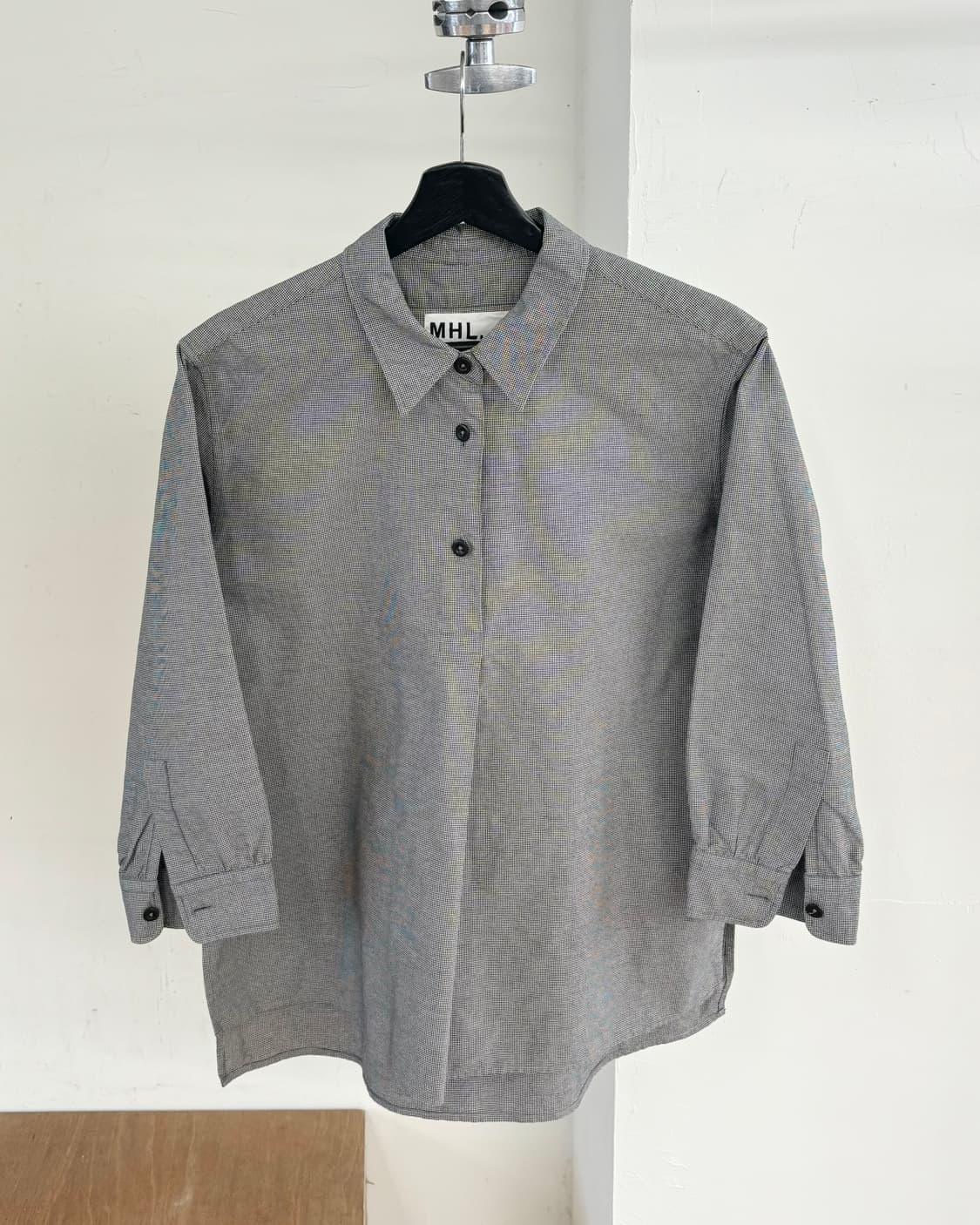 엠에이치엘 그레이 셔츠 상품이미지1