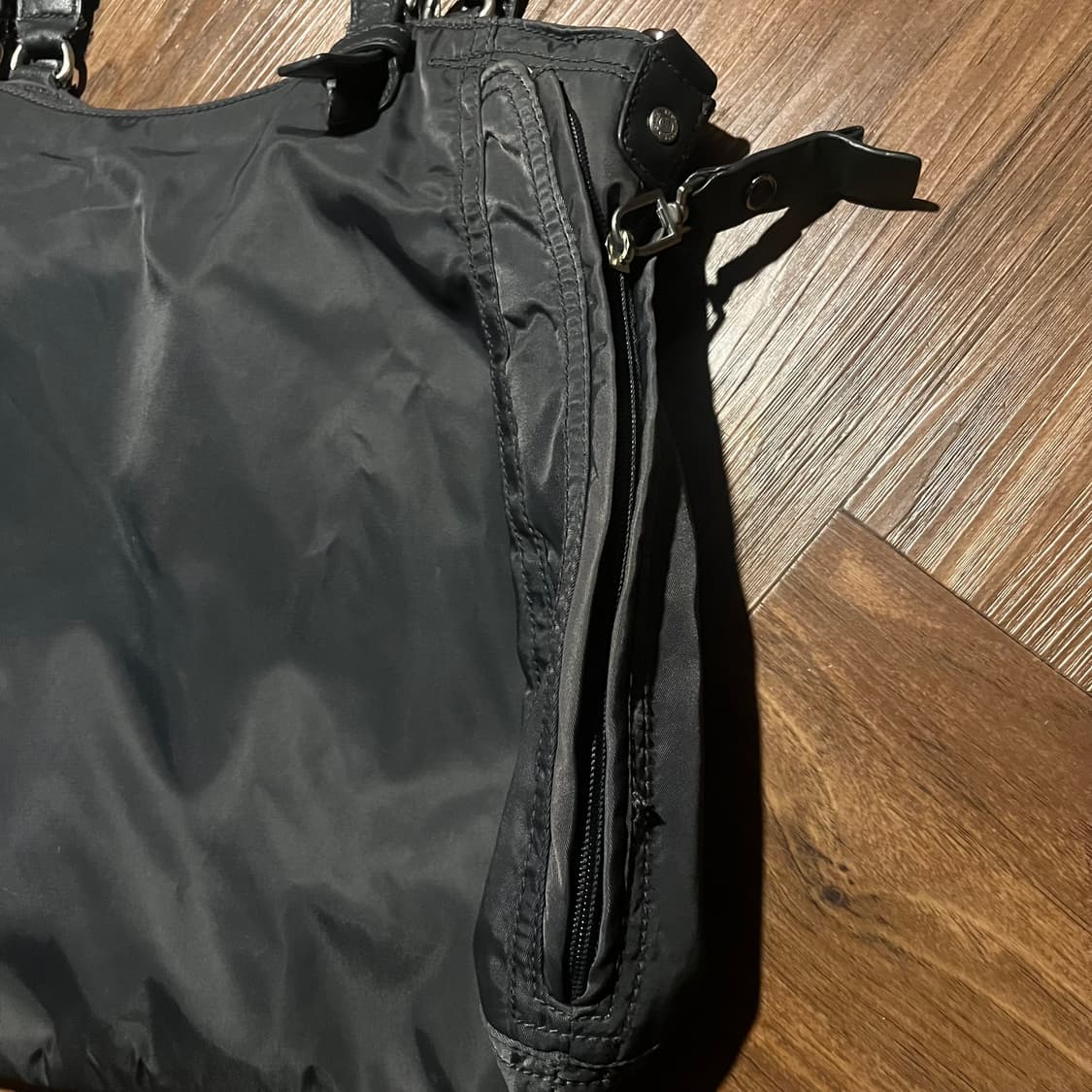 CALVIN KLEIN LEATHER STRAP TOTE BAG 상품이미지7