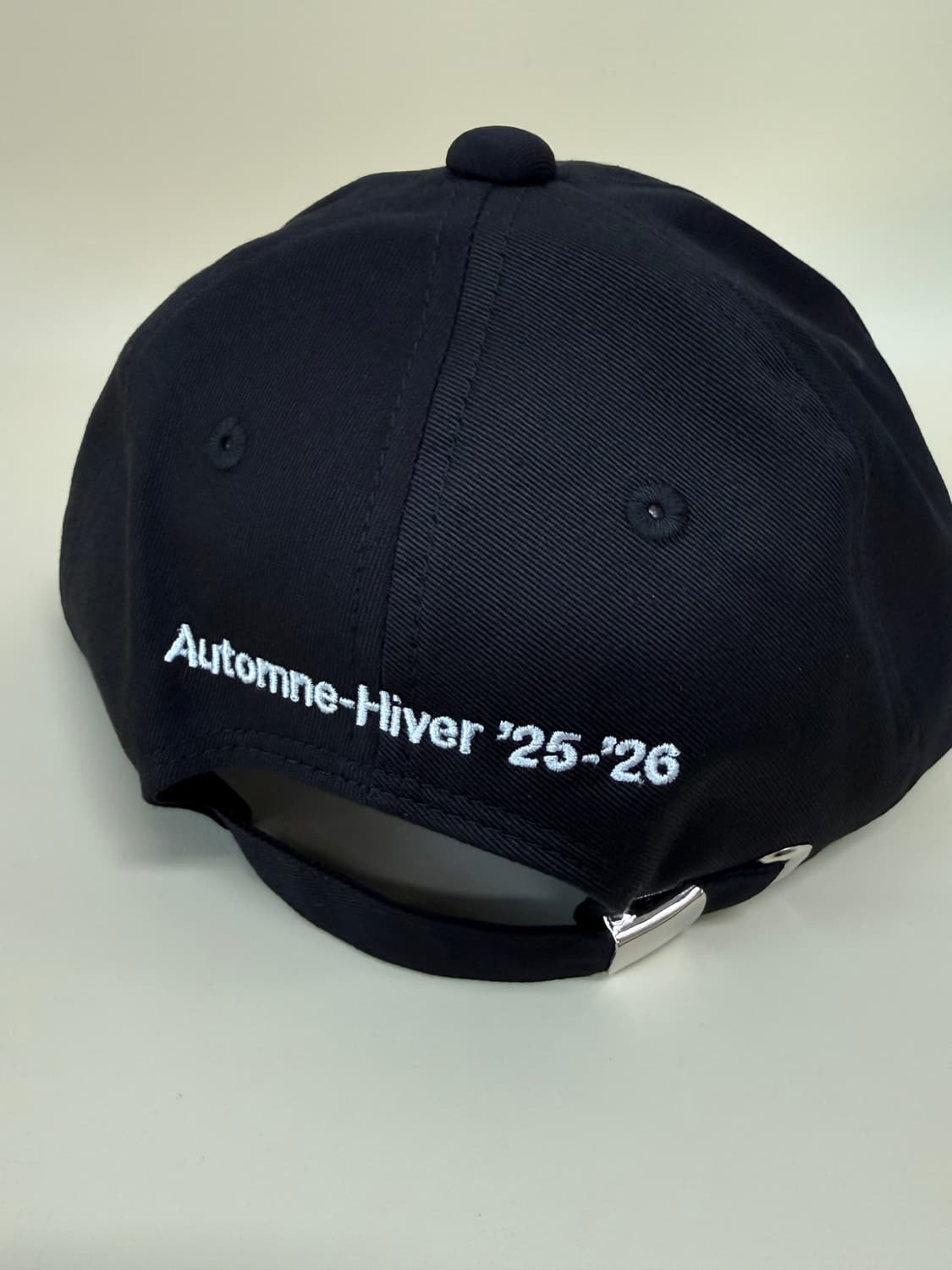 지드래곤 x CDG 위버멘쉬 CDGDC 로고 캡 블랙 상품이미지3