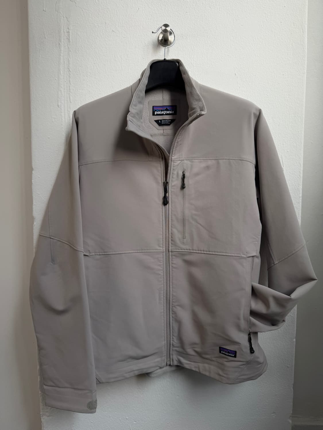 파타고니아 심플 가이드 소프트쉘 자켓  상품이미지2