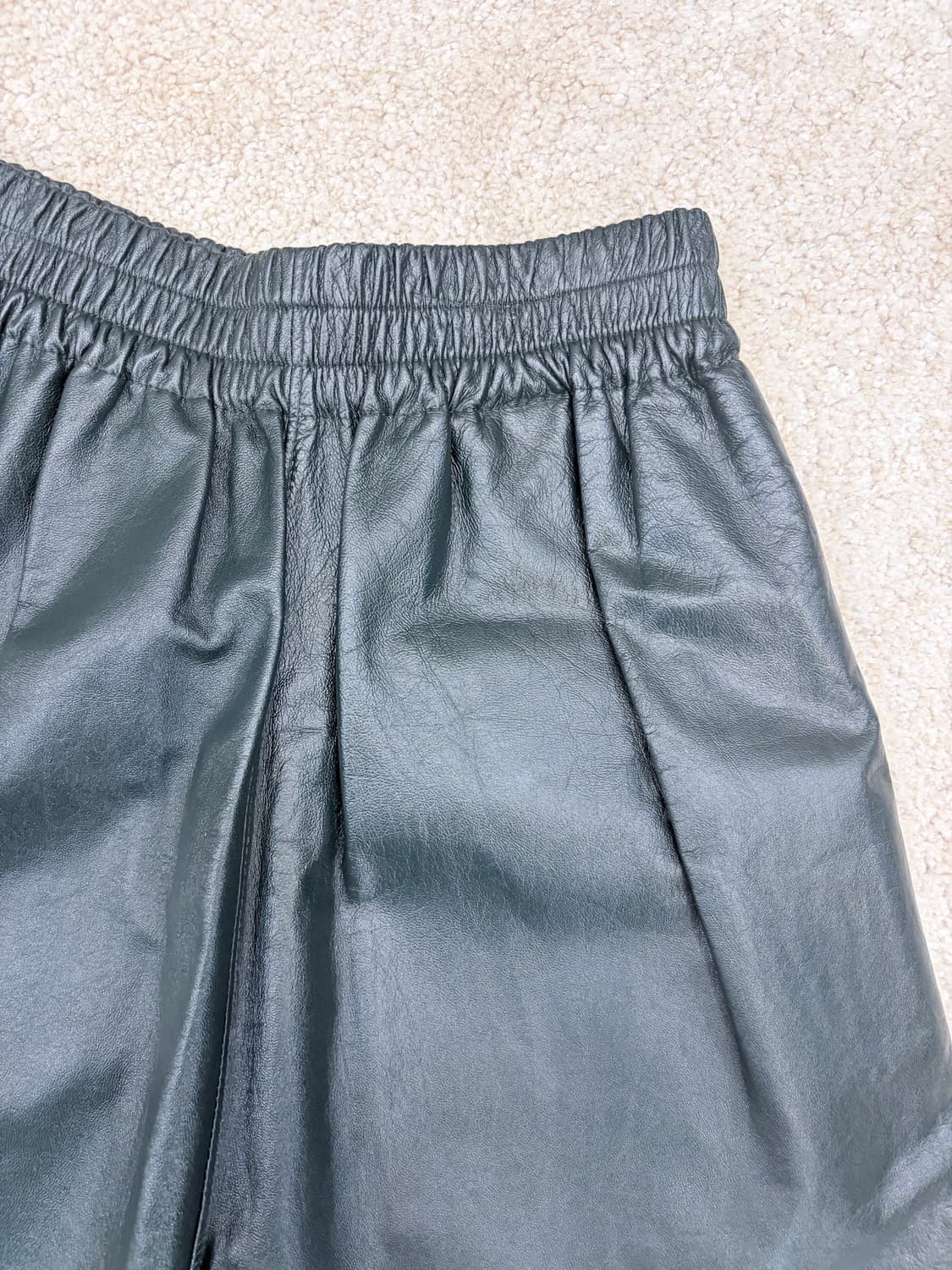 보테가베네타 램스킨 가죽 반바지 / 밴딩 버뮤다쇼츠 상품이미지2