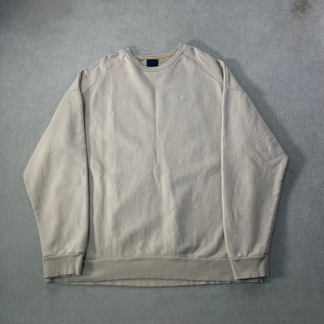 105 준지 20FW 엠브로이더리 맨투맨 상품이미지2